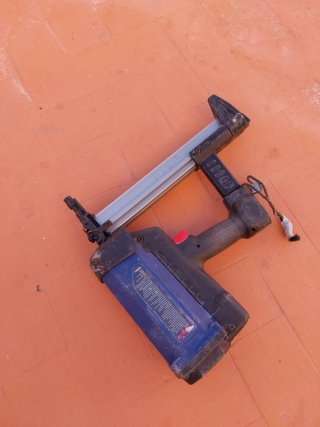 Pistola de Clavos Powers Trak-It C3