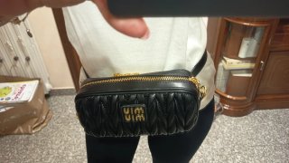 Borsetta marsupio nera trapuntata