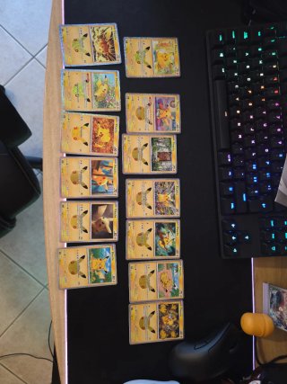 Lotto 13 Carte Pokémon Pikachu 30° Anniversario