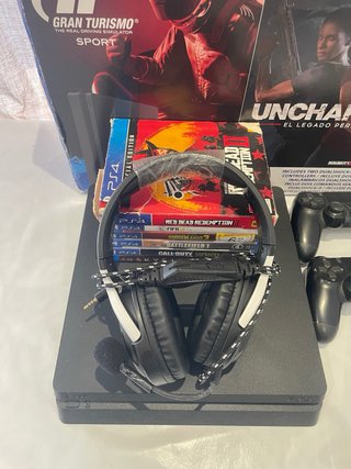 PS4 (PlayStation 4) 1TB + Giochi e scatola originale