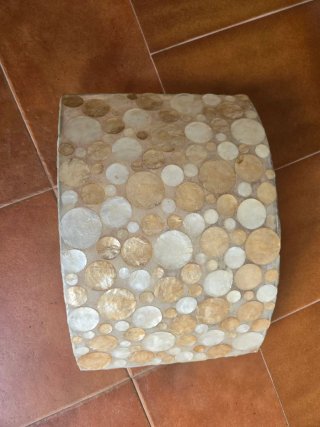 Aplique de pared piedra beige y dorado
