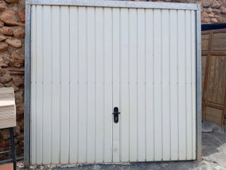 Puerta de cochera 2x2 metros recogida en persona