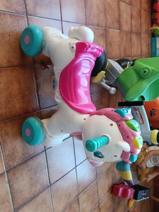 Triciclo, moto y correpasillos infantil