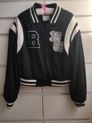 Cazadora Bershka Negra Talla S