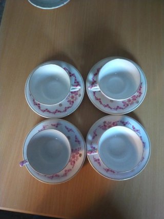 Conjunto tazas y platitos cerámica antiguos
