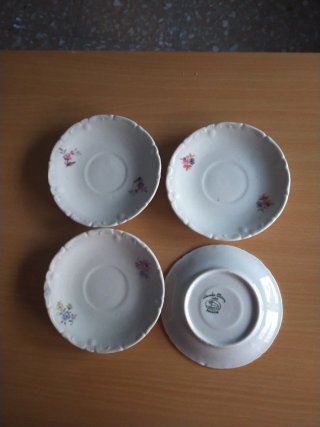 Conjunto tazas y platitos cerámica antiguos