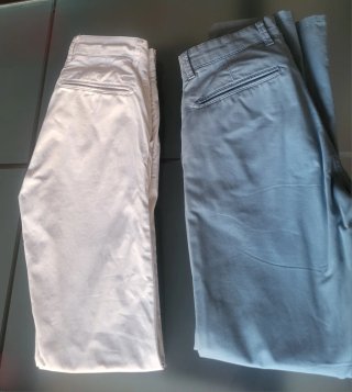 2 Pantalones Chinos Beige y Azul talla 38