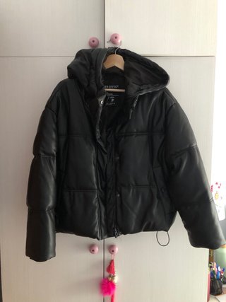 Cazadora Bomber Negra Efecto Piel