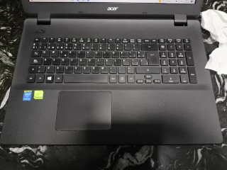 Portátil Acer Aspire ES1-711