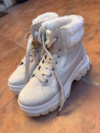 Botas de nieve beige, solo un uso