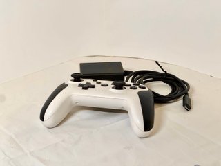 Nintendo Switch Completa + Controller + 2 Giochi