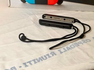 Nintendo Switch Completa + Controller + 2 Giochi