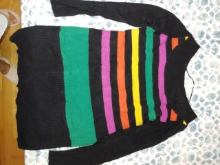 5 Jerseys de rayas multicolor, en muy buen estado,