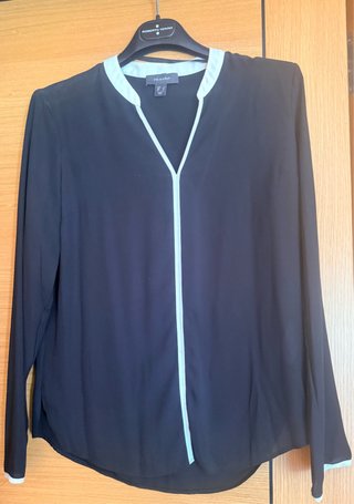 Blusa Negra con Ribete Blanco Primark
