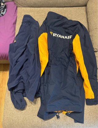 Chaqueta Ryanair azul y amarilla A ESTRENAR