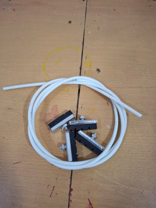Set de 4 Tacos de Freno y Funda de Cable