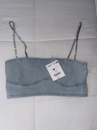 Top vaquero con tirantes de pedrería Bershka Talla