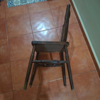 Silla Antigua de Madera