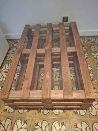 Mesa de centro de madera y cristal