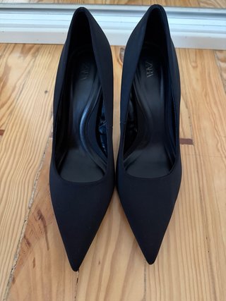 Zapatos de tacón Zara negros