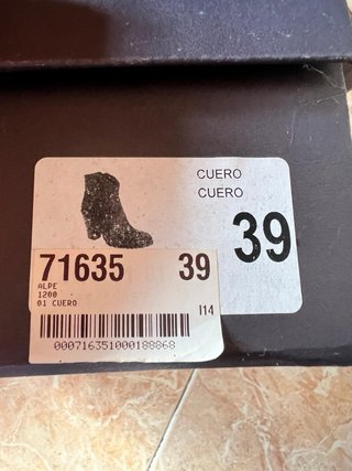 Botines de ante marrones