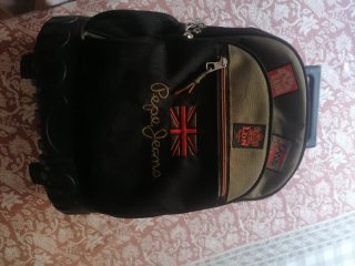 Mochila Pepe Jeans con ruedas