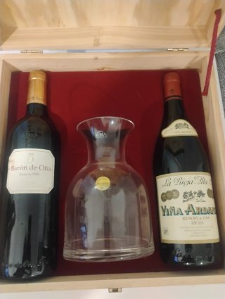 Set 2 Bottiglie Vino Riserva 1996 e Decanter
