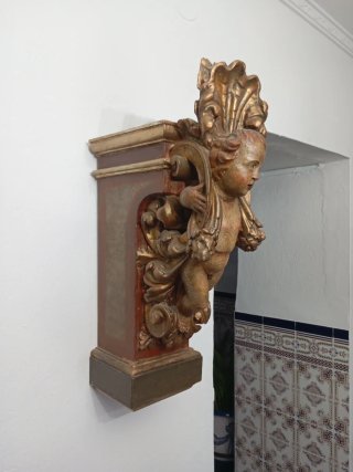 Pareja de ménsulas antiguas doradas
