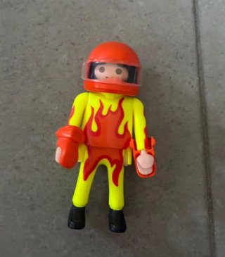 Figura Playmobil Piloto con Traje de Llamas