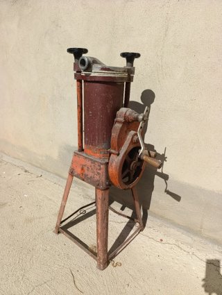 Antigua Máquina de Hacer Embutido