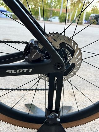 SCOTT ADDICT GRAVEL RC KM 0 con muy poco uso.