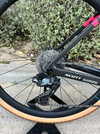 SCOTT ADDICT GRAVEL RC KM 0 con muy poco uso.