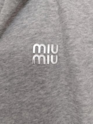 OPORTUNIDAD!! Sudadera Miu Miu Gris M