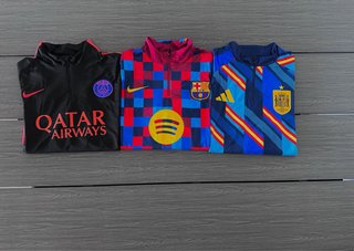 3 Chandales de Fútbol (PSG, Barça, España)