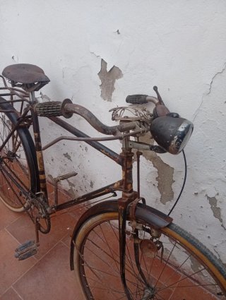 Bicicleta antigua clásica