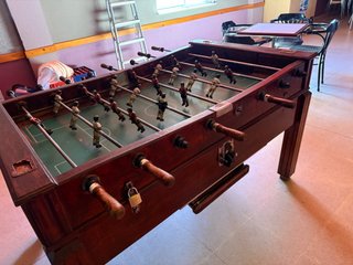 Futbolín de bar clásico