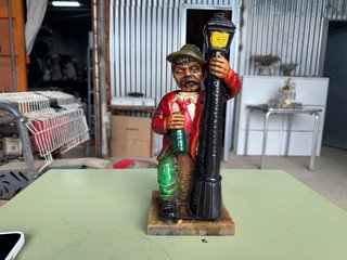 Botella Decorativa Vintage Hombre con Farola