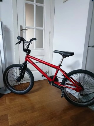 Bicicleta BMX Roja