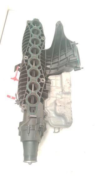 1030486 COLECTOR ADMISION VOLVO V40
