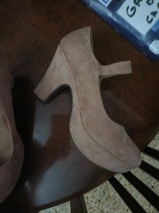 Zapatos de tacón beige