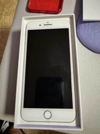iPhone 8 Plus Blanco + Funda y 2 Protectores