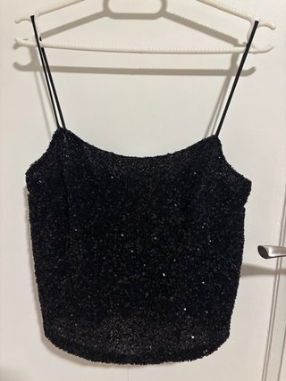 Top negro de lentejuelas