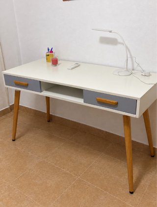 Escritorio moderno estilo nórdico