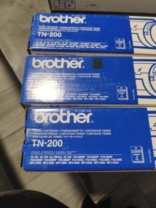 3 Tóners Brother TN-200 sin abrir