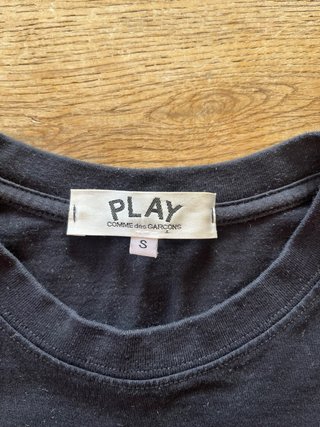 Camiseta PLAY Comme des Garçons Corazón Rojo