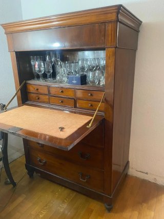 Secreter antiguo de madera noble