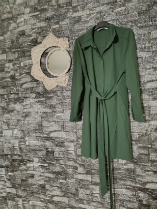 Vestido verde con cinturón