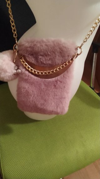 Bolso Rosa con Pompón,perlas y Cadena Dorada