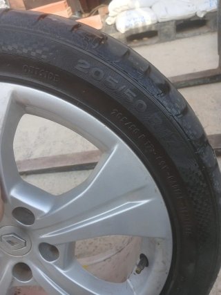 Llanta con Neumático Renault