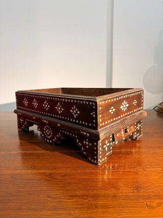 Joyero de Madera con Incrustaciones de Nácar
